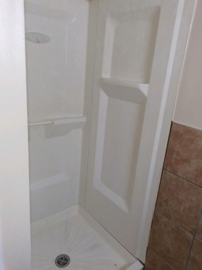 Building Photo - Renovated 1 BD +home office/child's room House with Upgrades