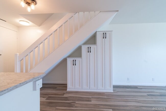 Building Photo - 2bd/1ba/2 parking townhome in Makakilo Hale 1
