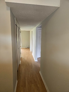 Entry hallway - 1923 NW Hickory Ln