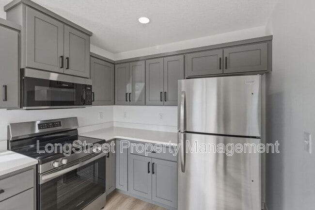 Building Photo - 810 S 19th St