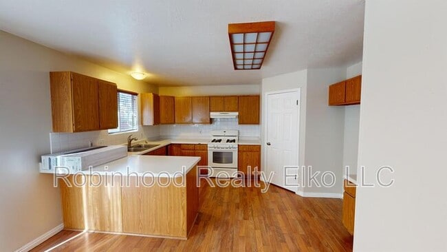 Building Photo - 2651 Shadow Ridge Dr