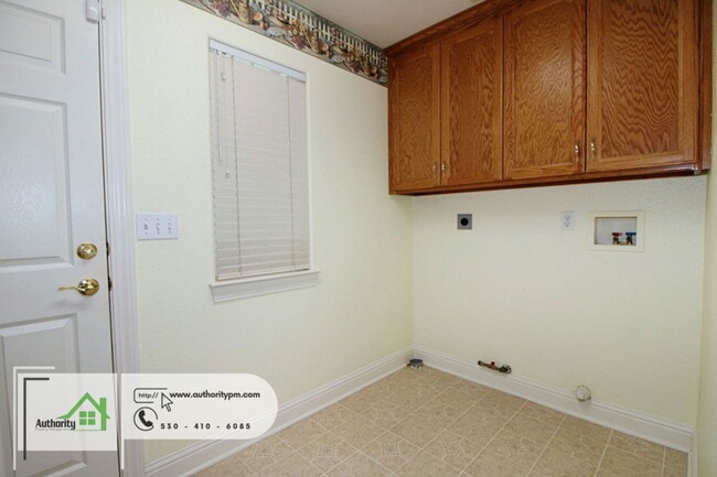 Building Photo - 3377 Heritagetown Dr