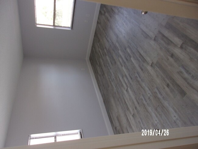 Building Photo - Oceanfront 3 BR Condo