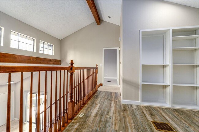 Building Photo - 1748 Ohlen Rd