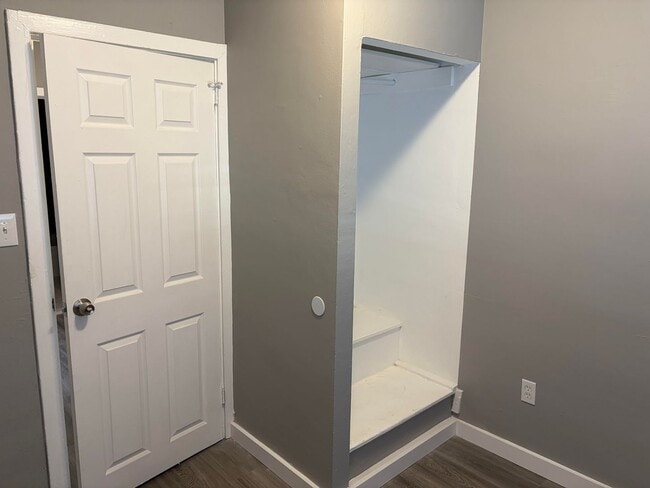 Building Photo - Newly Renovated 2 Story Townhouse in Garde...