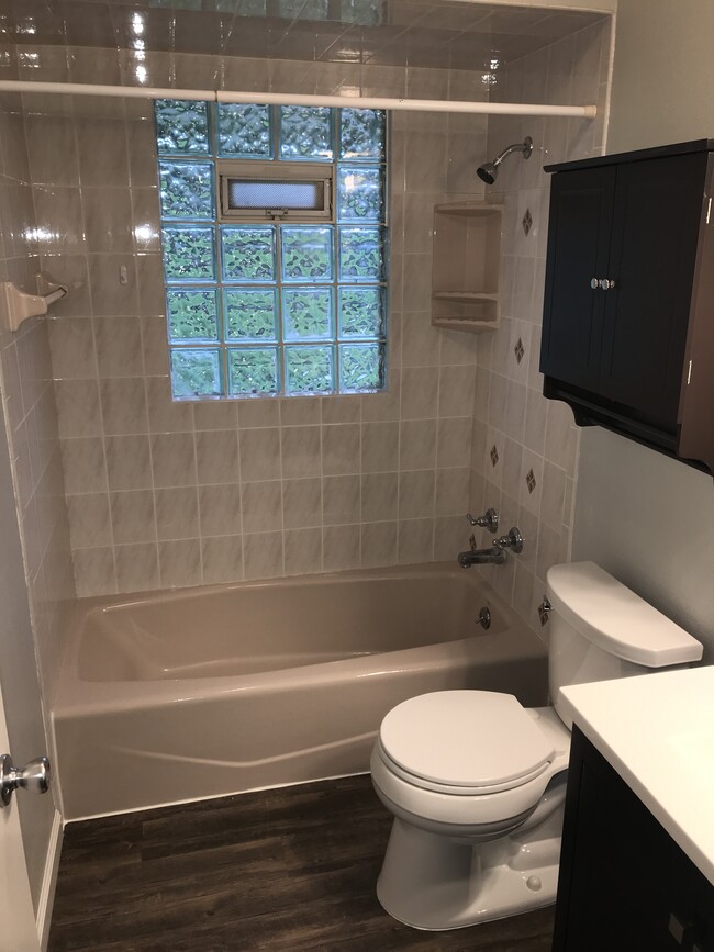 Building Photo - S82W31496 Section Rd