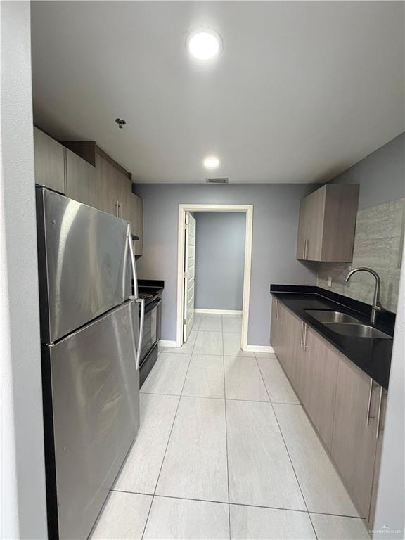 Building Photo - 10 W Harrison Ave