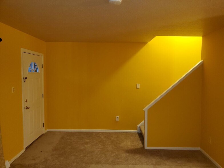 Building Photo - 23755 Banbury Cir