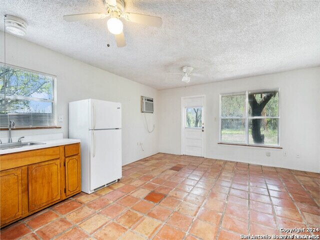 Building Photo - 932 Toepperwein Rd