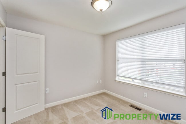 Building Photo - 4128 Orchard Ridge Blvd