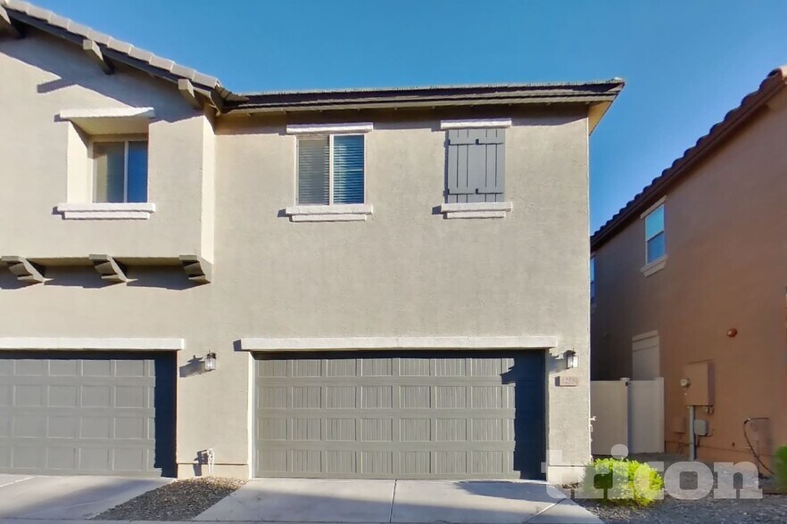 Building Photo - 12550 W Hummingbird Terrace