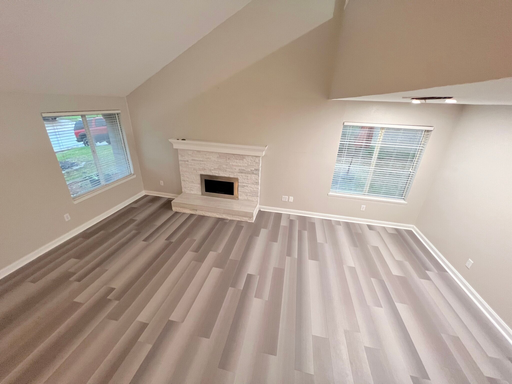 Building Photo - 2313 Placid Dr