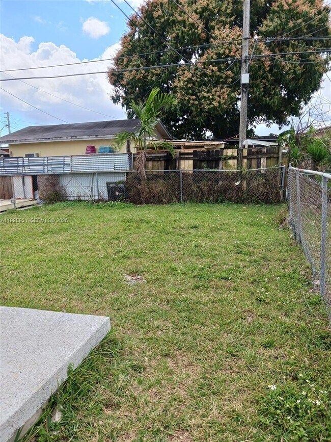 Building Photo - 9228 SW 37th St