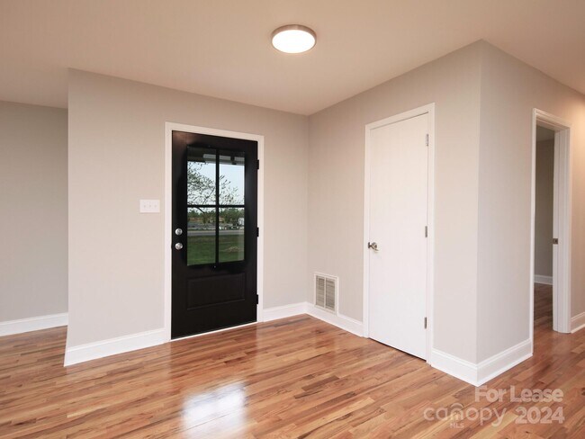 Building Photo - 378 Cornelius Rd