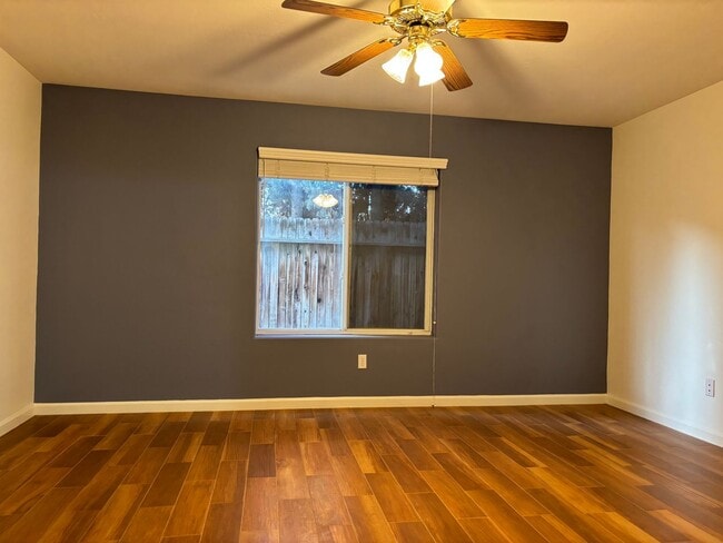 Building Photo - 3625 Bernard St