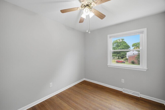 Building Photo - 220 Chickamauga Pike