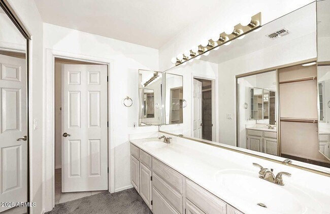 Building Photo - 12152 N Finch Dr