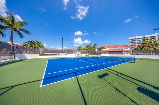 Building Photo - 3245 NE 184th St