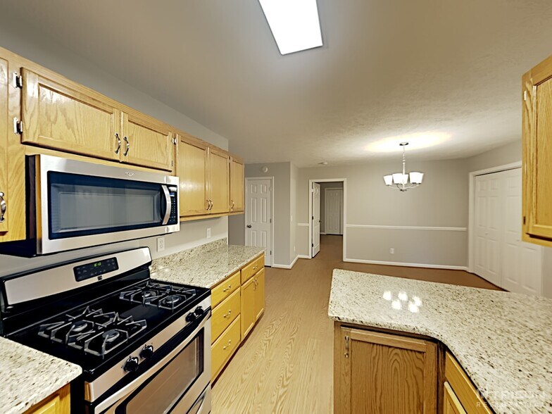 Building Photo - 712 Paige Ct