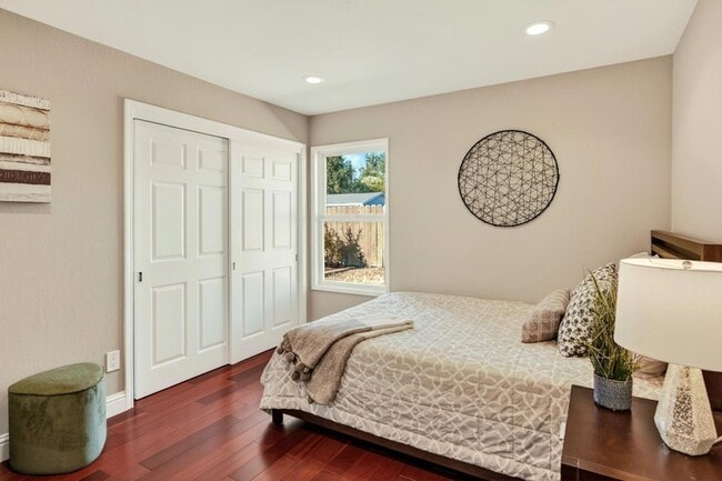 Building Photo - 18732 Afton Ave