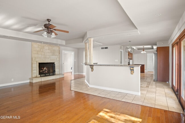 Building Photo - 6204 Pinehurst Dr