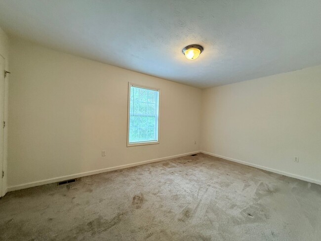 Building Photo - 236 Wayne Dr