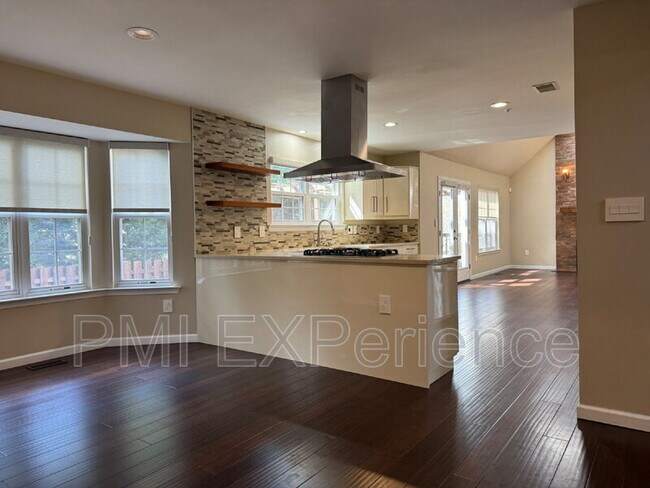 Building Photo - 9203 Sandy Creek Rd