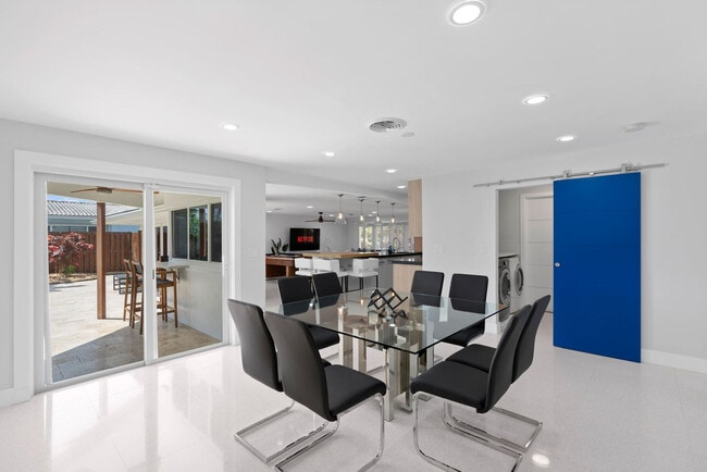 Building Photo - 4710 NE 27th Ave