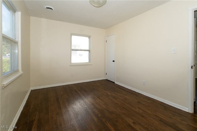 Building Photo - 1247 Genesee Ave