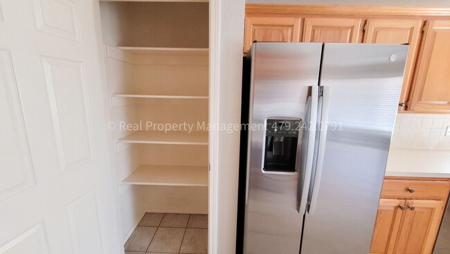 Building Photo - 7214 Red Pine Dr