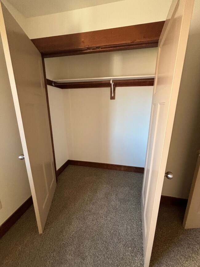 Building Photo - FIRST MONTH'S RENT 1/2 PRICE!!!