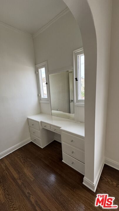 Building Photo - 326 1/2 N Sycamore Ave