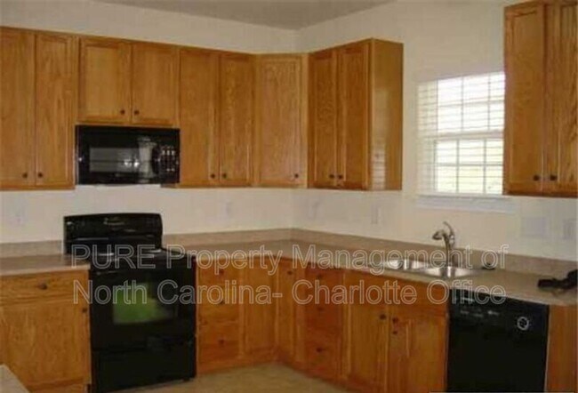 Building Photo - 7227 Tanners Creek Dr