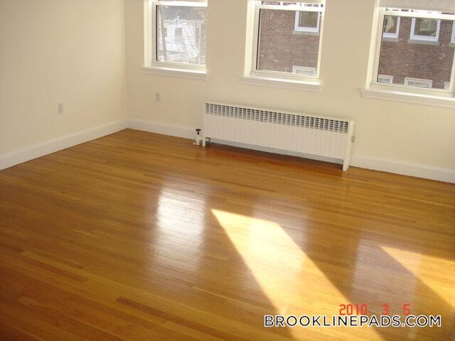 Building Photo - 72 St Paul St