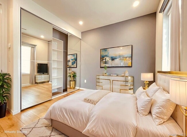 Building Photo - 71-53 69th Pl