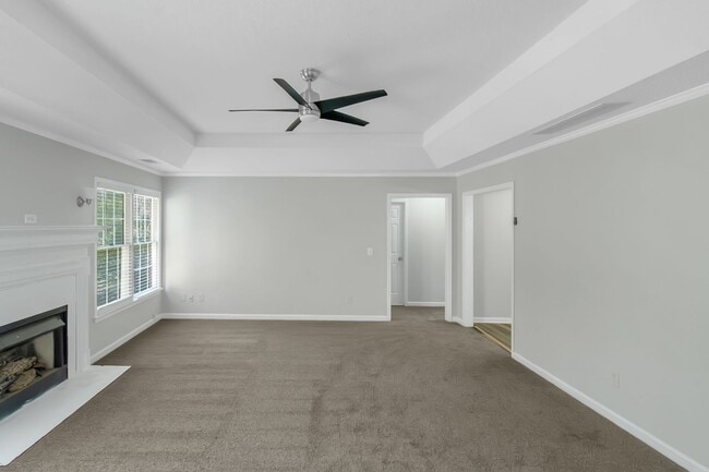 Building Photo - Don’t Miss This Beautiful 4BR/2BA Home wit...