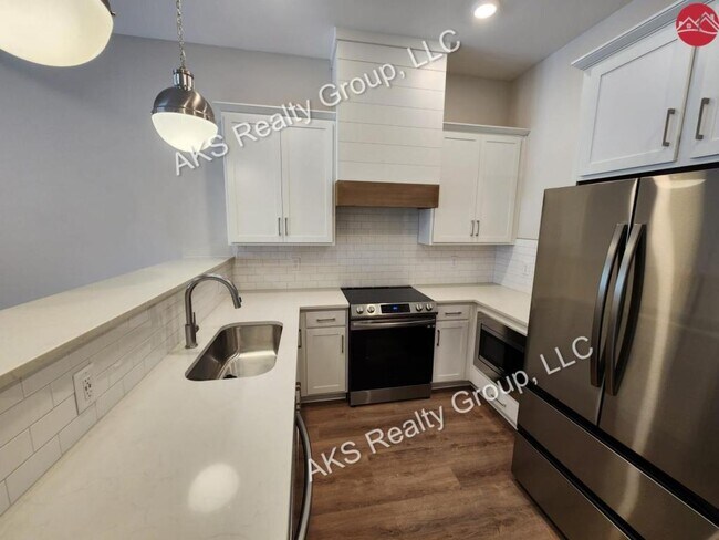 Building Photo - 1034 Windsor Dr