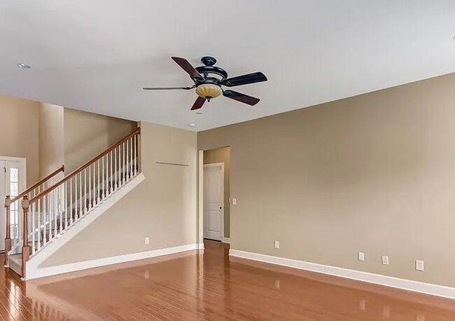 Building Photo - EXCELLENT LOCATION! 5 Bedroom home in gate...