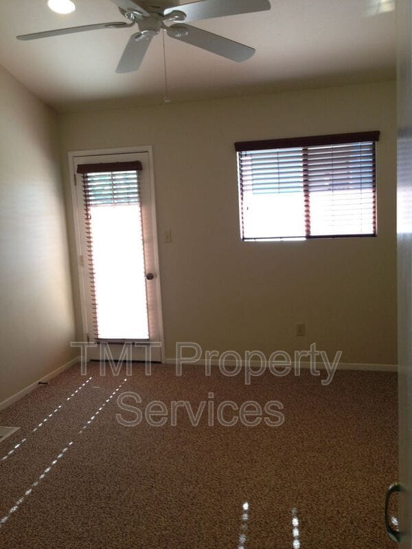 Building Photo - 881 Peach St