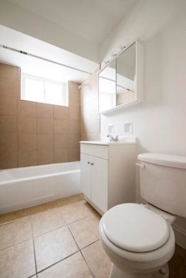Building Photo - 2062 W 135th