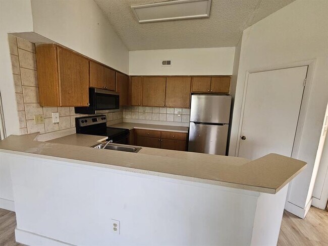 Building Photo - 2445 SW 18th Terrace