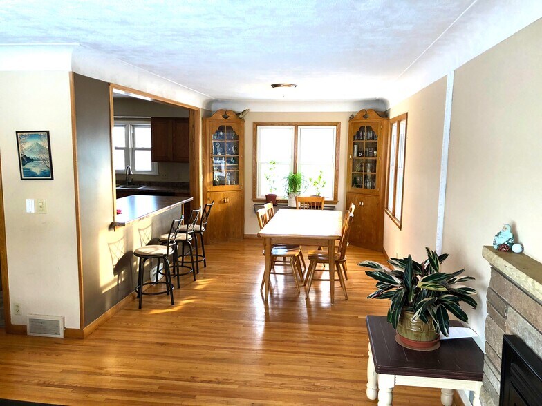 Building Photo - 6725 Eliot View Rd