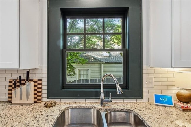 Building Photo - 1189 Atlantic Dr NW
