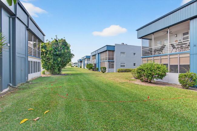 Building Photo - 180 Flanders C