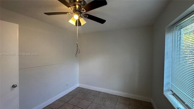 Building Photo - 732 Moffett St