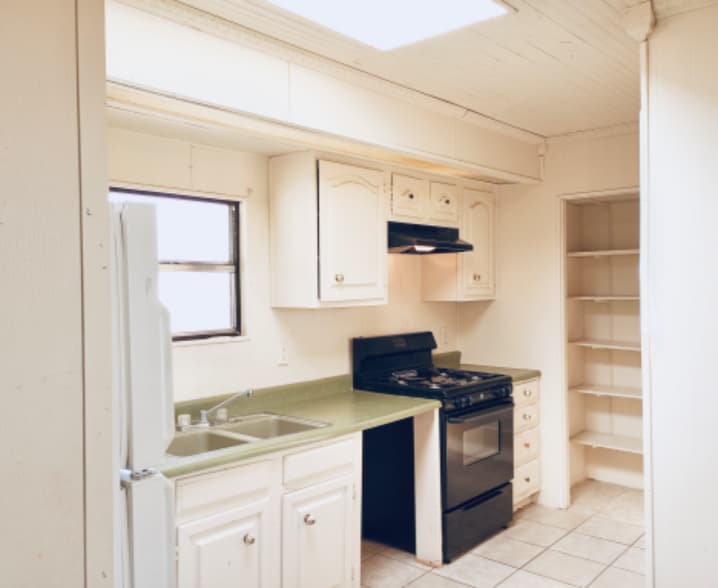 Building Photo - 6345 N Dona Ana Rd