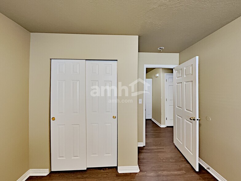 Building Photo - 5665 W Prospero Ln