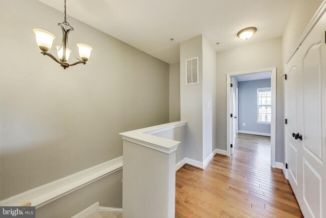 Building Photo - 12804 Short Hills Dr