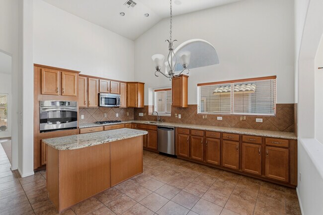 Building Photo - 677 W Pizzicato Ln