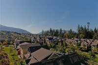 Building Photo - Welcome home to Starpointe at Issaquah Highlands